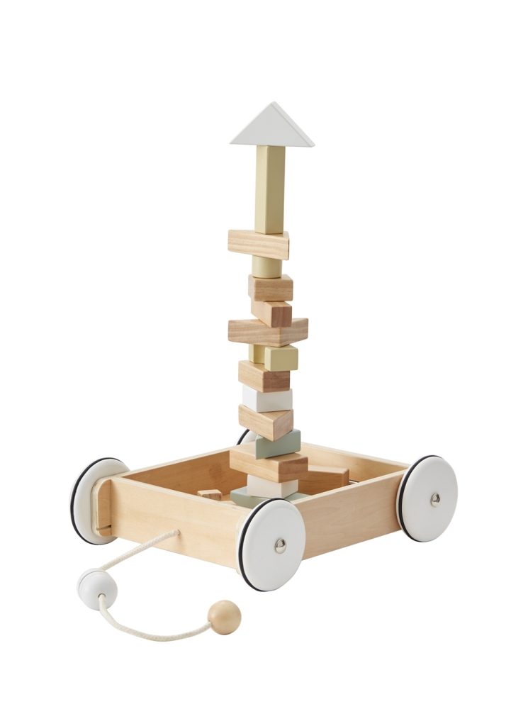 Wagen mit Holzklötzen